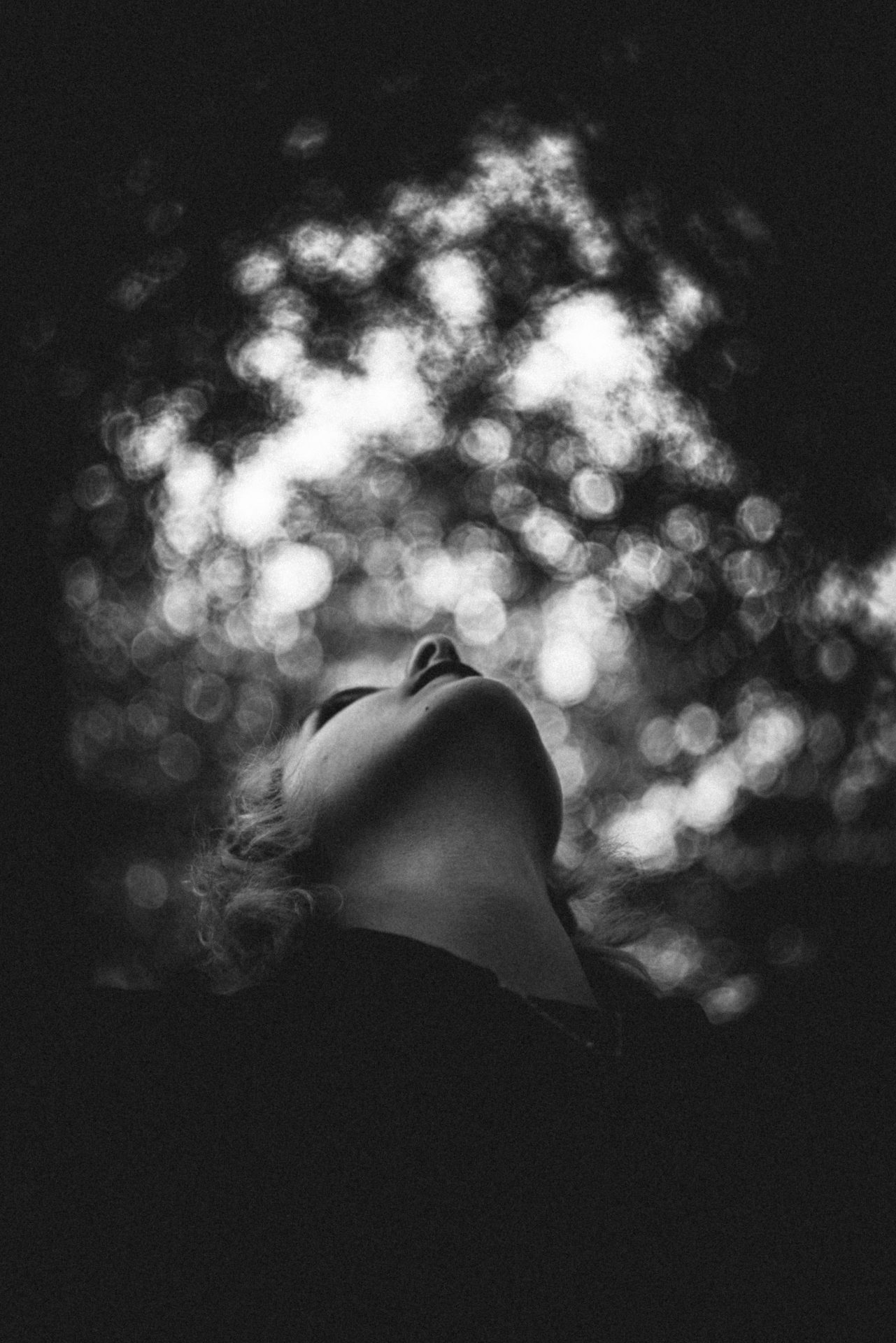 Portrait noir et blanc brut par un photographe à Brest et Milizac